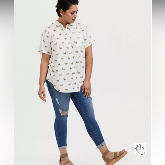 Torrid Women’s Corgie Print Stretch White Button Up SS Shirt plus size 4X in EUC - Picture 4 of 16